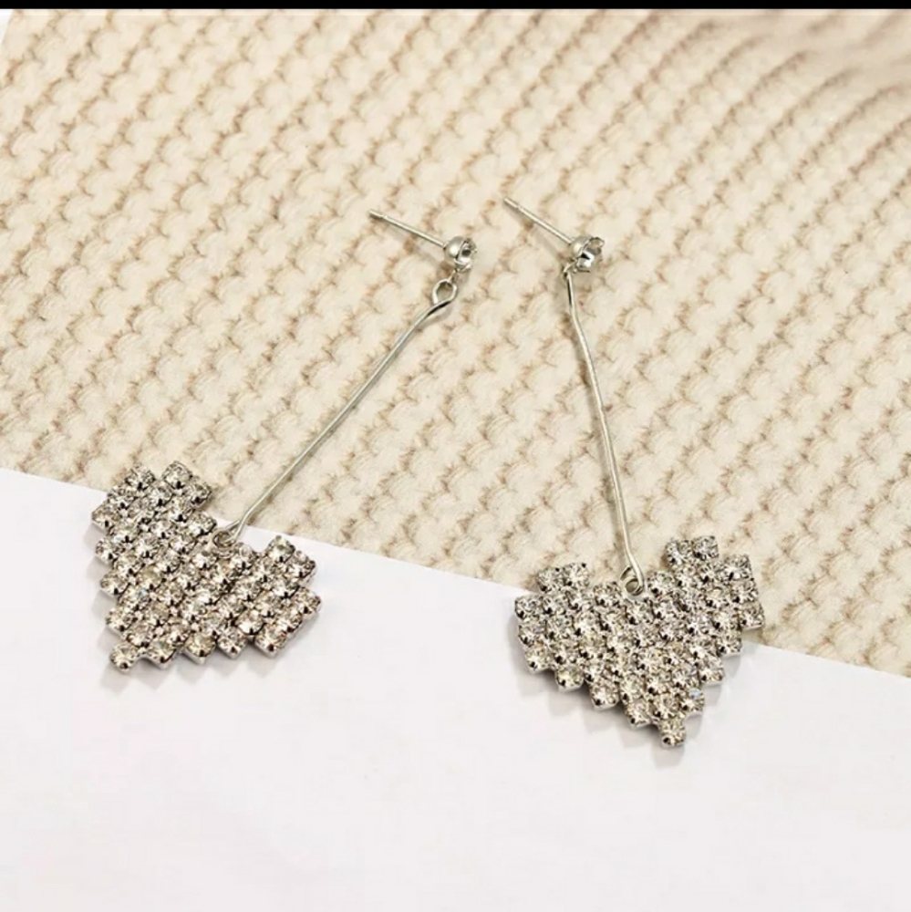 Beautiful Rhinestone Heart Earrings🍇🍇🍇🍇🍇 - Picture 7 of 11